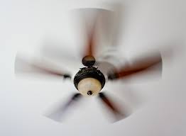 ceiling fan in the winter save money