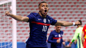 Both mbappe and giroud are unlikely to give up their numbers, in that case, benzema will have to look at other options. Karim Benzema On Kylian Mbappe All The Great Players Want To Come To Real Madrid One Day So I Hope That Will Be Done Quickly Football Espana