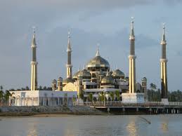 Masjid negara yang berlokasi di jalan perdana, kuala lumpur ini selesai dibangun pada tahun 1965. Crystal Mosque Wikipedia