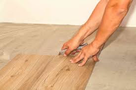how to cut vinyl flooring