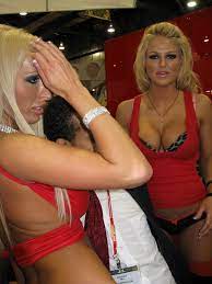 File:Lachelle Marie and Brooke Belle at AVN Adult Entertainment Expo  2008.jpg - Wikimedia Commons