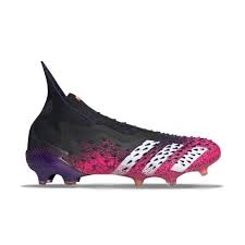 Predator football boots are synonymous with footballing excellence, and are a timeless icon of adidas style. Adidas Predator Fussballschuhe Jetzt Kaufen Soccercity Fussballshop
