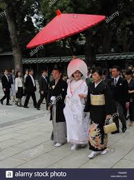 Japanese language schools are one of the most popular pathways into japan. Traditionelle Japanische Hochzeit Am Meiji Schrein Tokyo Japan Stockfotografie Alamy