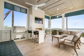 Welcome to elleven, a modern luxury residence tower with spacious loft style units. 92 Outdoor Kitchen Design Ideas Hgtv