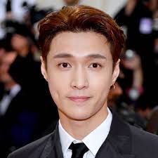 Lay) — китайский певец и актёр, продюсер, модель, композитор, автор. Exo S Lay Zhang Just Made His Debut At The Met Gala E Online Ap