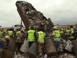 Resultado de imaxes para recogiendo basura brasil
