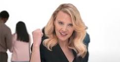 Kate McKinnon Walk Verizon Commercial: Viewers Talk 'SNL' Star's Gait