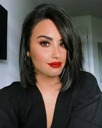 I used to feel most beautiful on the red carpet, but now i'm most confident on the beach, with no makeup and no worries about my hair. Pinterest Brlarh In 2020 Demi Lovato Short Hair Demi Lovato Hair Demi Lovato Pictures