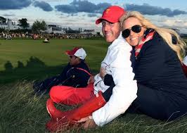 Amy mickelson, born amy mcbride in 1972, is the wife of golf hall of famer phil mickelson. 2ebhnwxnpbnoim
