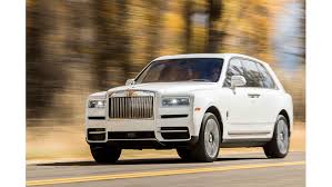 It's an absolutely vast 4×4 that'll be one of the most luxurious cars of any kind on sale when it appears in showrooms in late 2018. Rolls Royce Cullinan 2018 Daten Infos Marktstart Preis Auto Motor Und Sport