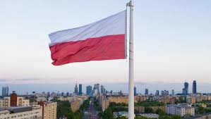Istnieje wiele form eksponowania barw narodowych np. 2 Maja Obchodzimy Dzien Flagi Rzeczypospolitej Polskiej Polska Agencja Prasowa Sa