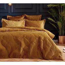 Amortie Luxury Quilted Bed Linen Set In