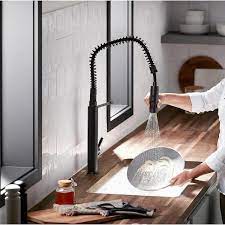 semiprofessional kitchen sink faucet