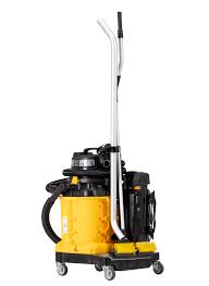 univac compact floor cleaning machine