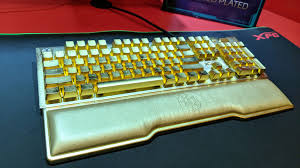 Therefore, its gold purity is 75%. 24 Karat Gold Keyboard Proves All That Glitters Isn T Rgb Tom S Hardware