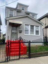 houses for in southwestern queens