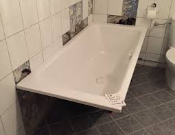 Die badewanne ist mit einem überlaufschlitz ausgerüstet. Badewanne Verkleidet Und Gefliest In Leichlingen Myhammer