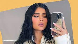 kylie jenner s go to makeup look you