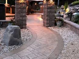 Stamped Concrete Mimics Stone Pavers