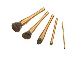 quo brush set with magnetic stand