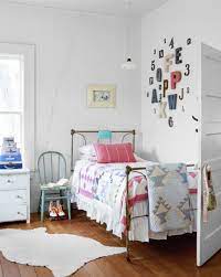 25 creative bedroom wall decor ideas