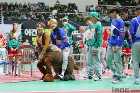 Unfortunately, because he really wanted to win, he jumped higher than initially planned and ended up hurting himself. Picture Bts At 2016 Idol Star Athletics Championships Lunar New Year Special 160210 ãƒ¦ã‚¯ã‚½ãƒ³ã‚¸ã‚§ ã‚¦ãƒ³ã‚°ã‚¡ãƒ³ ã‚°ã‚¯