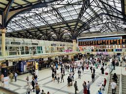 liverpool street station in london
