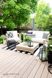 how to decorate for easy outdoor living