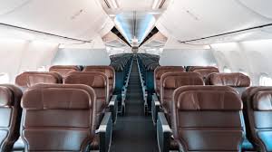 flying qantas 737 economy