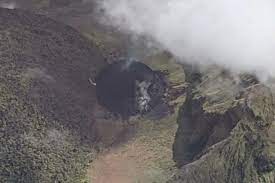 Effusive (lava the effusive eruption of the volcano continues characterized by the actively growing lava dome. Volcano Alert Level Raised In St Vincent Nationnews Barbados Nationnews Com