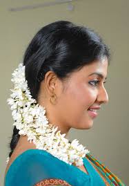 Beauty Galore HD : Anjali Beautiful Profile Photos In Green Floral Saree
