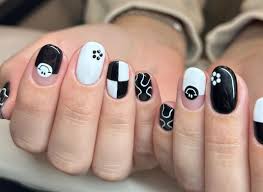 cutest smiley face nail designs