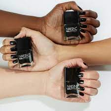 gel effect nail polish black taxi
