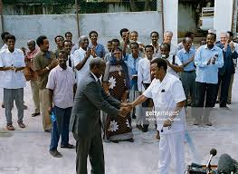 He belonged to the qasimid family that was descended from the islamic prophet muhammad and dominated. Abdi On Twitter Today In History Meeting Between Mohammed Farrah Aidid And Ali Mahdi Mohamed Rival Somalian Leaders Ali Mahdi Mohammed L And Mohammed Farrah Aidid Shake Hands At A Peace Treaty Meeting