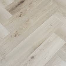 laminate flooring chinon oak 133mm flat