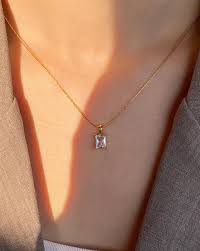 gold necklaces pendants for women