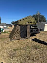 Roof tent with annex for dogs?