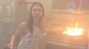 Kitchen Fire Breaks Out as Woman Cooks a Steak on Twitch Livestream |  Inside Edition