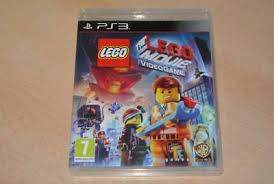 In addition, they can play out the hit tv series and play against their friends in a battle to become the master of spinjitzu! Lego La Ninjago Pelicula Videojuego Xbox Uno Eur 21 66 Picclick Fr
