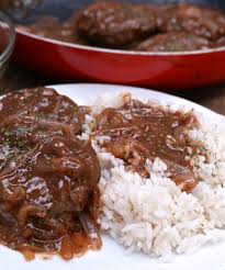 When fall rolls back around, all i can think of is comfort food. Southern Hamburger Steak Onion Gravy