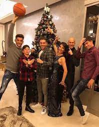 Announces that zinedine zidane has decided to bring an end to his current spell as. La Zidane Family Real Madrid Holiday Decor Madrid