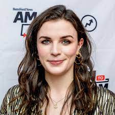She got nominated for best newcomer at the edinburgh comedy awards for. Facts About British Actor Aisling Bea Popsugar Entertainment