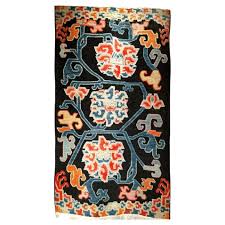 vine tibetan rug with flowers