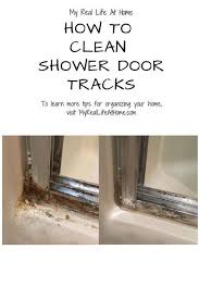 Clean Shower Doors Cleaning