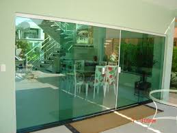 O vidro também é um material muito versátil e pode se adequar a diferentes estilos de decoração. Porta De Vidro E Aluminio Em Curitiba Colombo E Pinhais