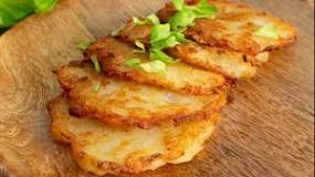 What is the difference between potato latkes and hash browns?