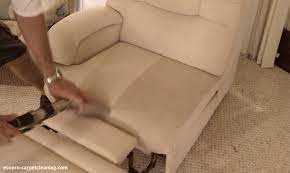 upholstery cleaning service in chicago