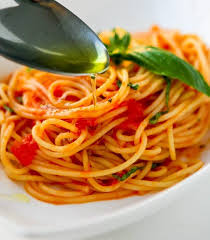 fresh tomato sauce garlic basil oil