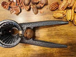 How to Crack and Clean Pecans For Baking
