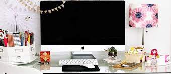 creative ways to decorate your desk at